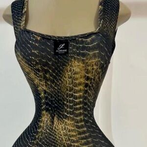 Elegant Black and Gold Patterned Dress